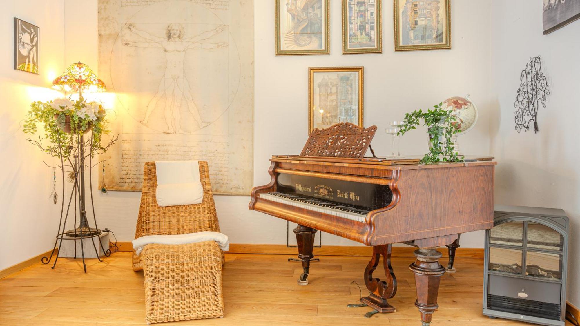 A Piece Of History Guesthouse Braşov Eksteriør bilde
