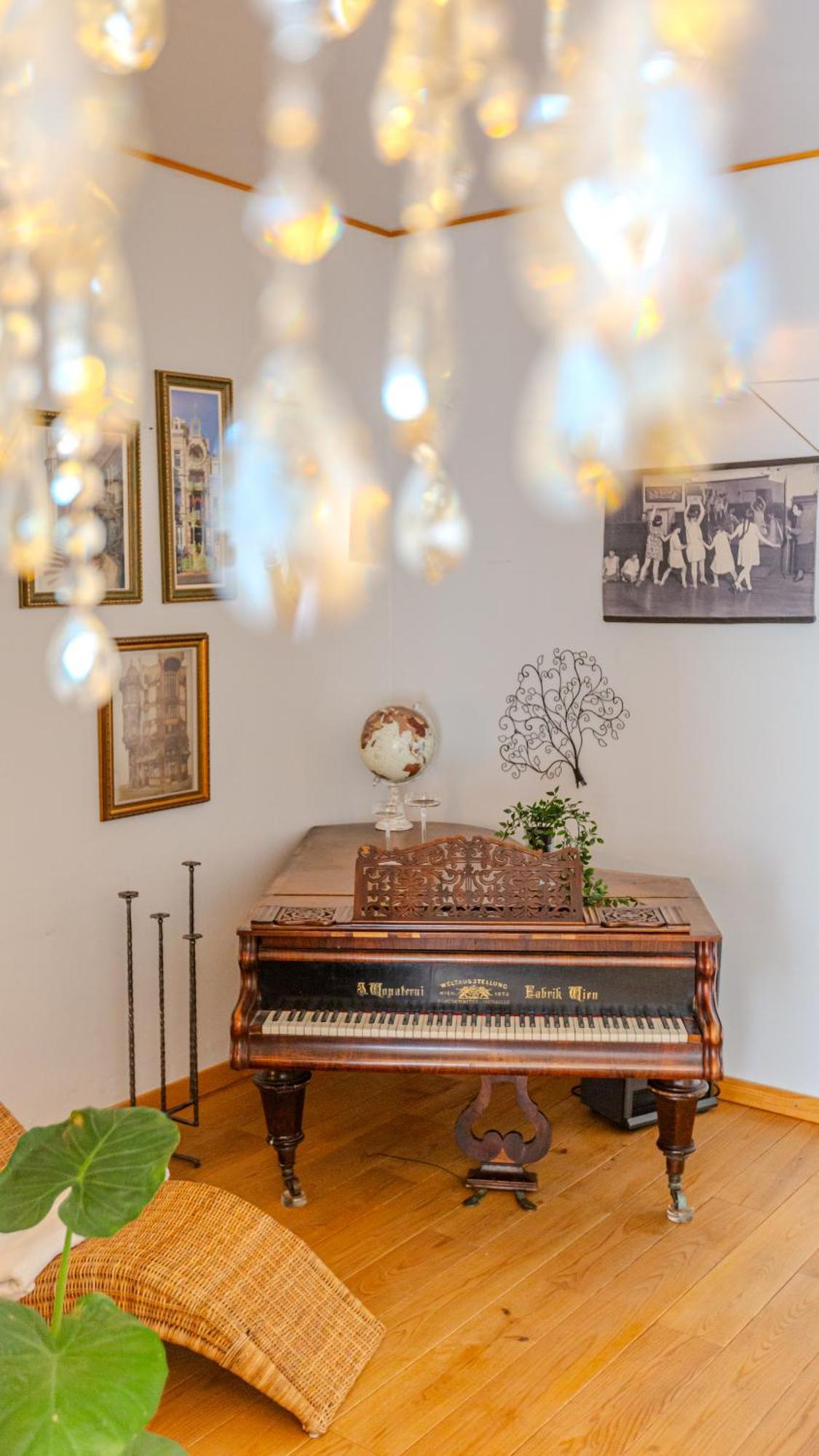 A Piece Of History Guesthouse Braşov Eksteriør bilde